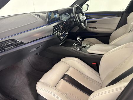 2018-BMW-M5-Auto_9