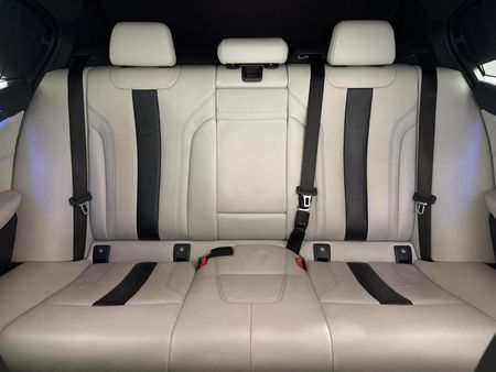 2018-BMW-M5-Auto_8