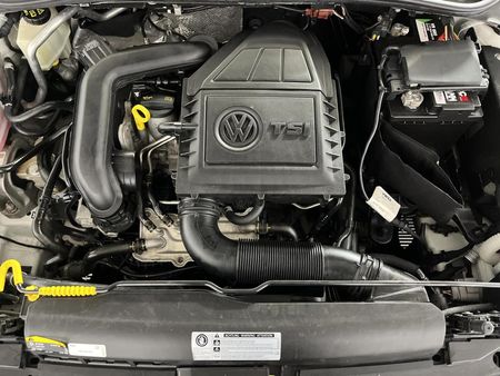 2018-Volkswagen-Polo-10-TSI-Trendline_13