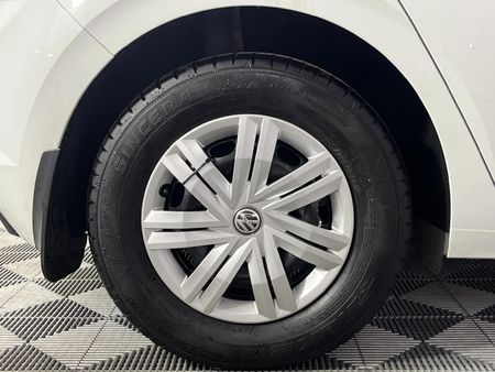 2018-Volkswagen-Polo-10-TSI-Trendline_18