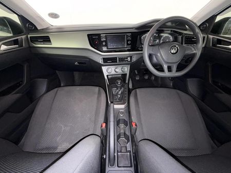 2018-Volkswagen-Polo-10-TSI-Trendline_6
