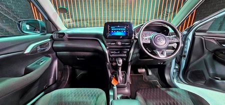 2025-Toyota-Urban-Cruiser-15-XR-Auto_22