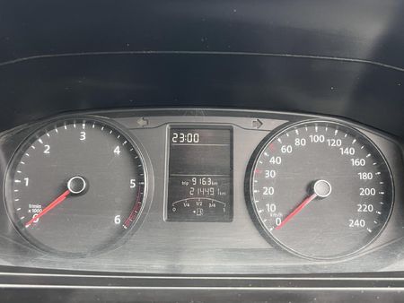 2018-Volkswagen-Transporter-CrewBus-20-TDI-LWB_9