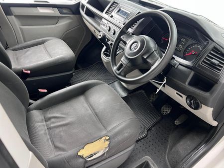 2018-Volkswagen-Transporter-CrewBus-20-TDI-LWB_15