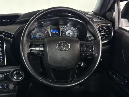 2021-Toyota-Hilux-28-GD-6-Raised-Body-Legend-RS-4x4-Auto-Double-Cab_12