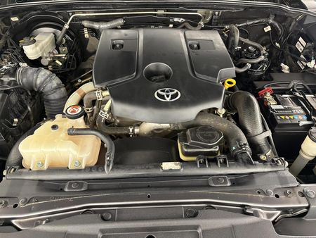 2021-Toyota-Hilux-28-GD-6-Raised-Body-Legend-RS-4x4-Auto-Double-Cab_14