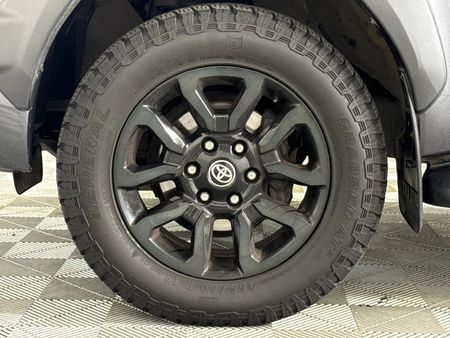 2021-Toyota-Hilux-28-GD-6-Raised-Body-Legend-RS-4x4-Auto-Double-Cab_15