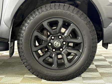 2021-Toyota-Hilux-28-GD-6-Raised-Body-Legend-RS-4x4-Auto-Double-Cab_16