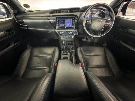2021-Toyota-Hilux-28-GD-6-Raised-Body-Legend-RS-4x4-Auto-Double-Cab_6