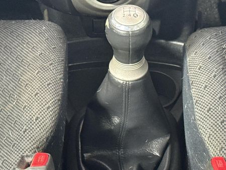 2008-Toyota-Yaris-T3-5-dr_11
