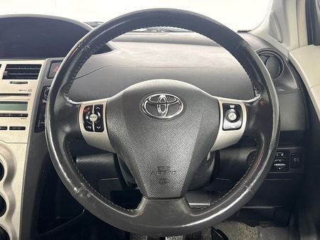 2008-Toyota-Yaris-T3-5-dr_13