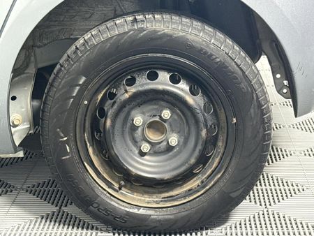 2008-Toyota-Yaris-T3-5-dr_18