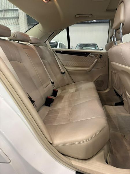 2005-Mercedes-Benz-C-Class-C-200K-Elegance-Auto_12