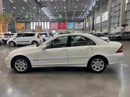 2005-Mercedes-Benz-C-Class-C-200K-Elegance-Auto_3