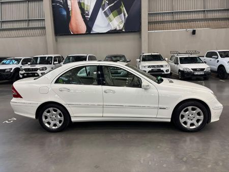 2005-Mercedes-Benz-C-Class-C-200K-Elegance-Auto_7