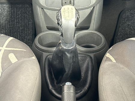 2013-Chevrolet-Spark-12-L_11