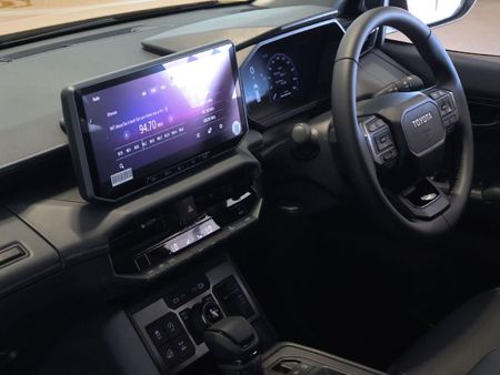 2026-Toyota-Hilux-28-GD-6-RB-Legend-4x4-Auto-Double-Cab-Mhev_17