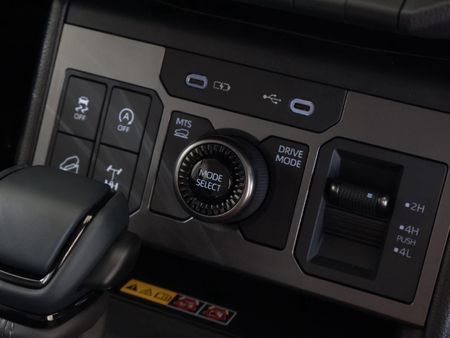 2026-Toyota-Hilux-28-GD-6-RB-Legend-4x4-Auto-Double-Cab-Mhev_18
