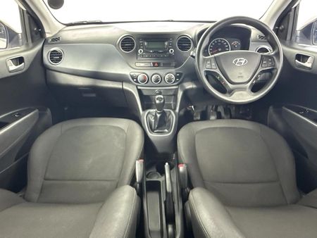 2020-Hyundai-Grand-i10-10-Motion_6