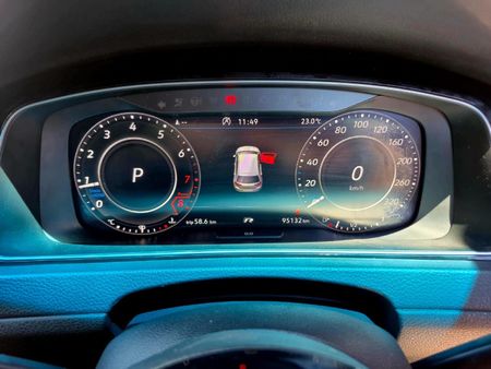 2020-Volkswagen-Golf-VII-20-TSI-R-Auto-228kW_13
