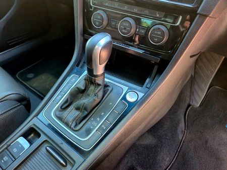 2020-Volkswagen-Golf-VII-20-TSI-R-Auto-228kW_3