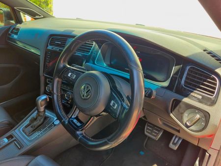 2020-Volkswagen-Golf-VII-20-TSI-R-Auto-228kW_5