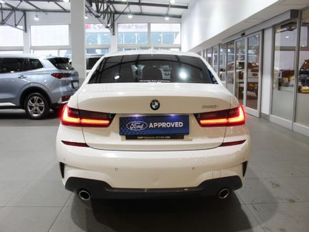 2020-BMW-3-Series-320i-M-Sport_4
