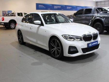 2020-BMW-3-Series-320i-M-Sport_5