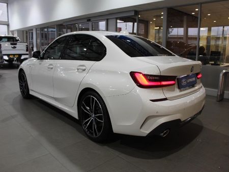 2020-BMW-3-Series-320i-M-Sport_8