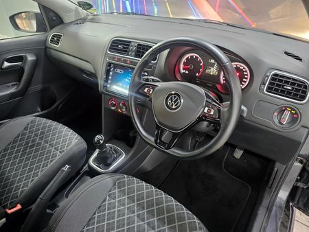 2025-Volkswagen-Polo-Vivo-16-Style_3