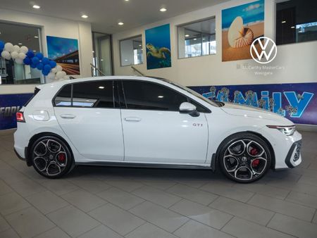 2026-Volkswagen-Golf-8-GTI-20-TSI-DSG_10