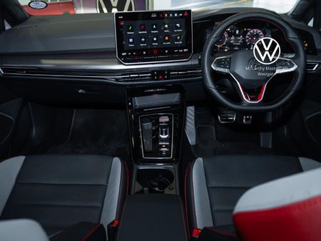 2026-Volkswagen-Golf-8-GTI-20-TSI-DSG_15