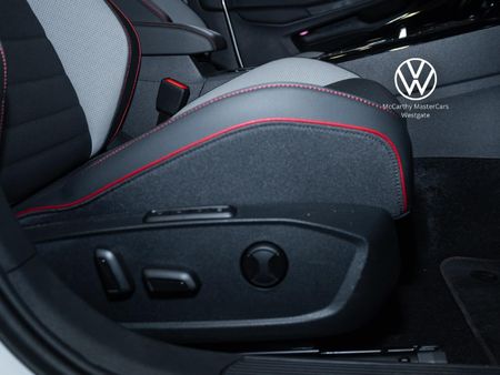 2026-Volkswagen-Golf-8-GTI-20-TSI-DSG_18