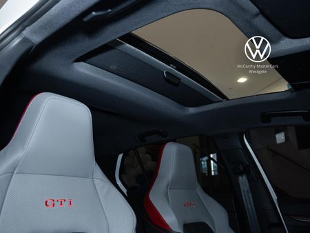 2026-Volkswagen-Golf-8-GTI-20-TSI-DSG_24