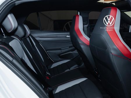 2026-Volkswagen-Golf-8-GTI-20-TSI-DSG_30