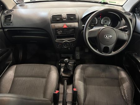 2010-Kia-Picanto-11-LX_10