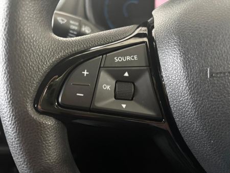 2025-Renault-Kwid-10-Techno_17