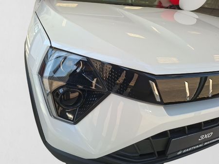 2026-Mahindra-XUV-3XO-12T-MX3-Auto_4
