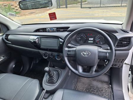 2026-Toyota-Hilux-20-VVTi-Single-Cab_13