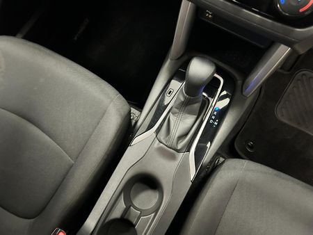 2024-Toyota-Corolla-Cross-18-XI_10