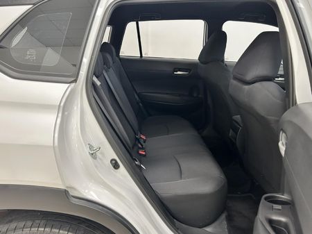 2024-Toyota-Corolla-Cross-18-XI_16