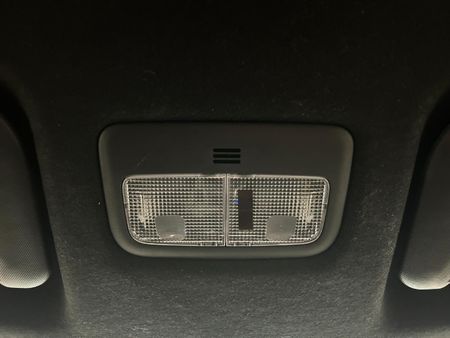 2024-Toyota-Corolla-Cross-18-XI_18