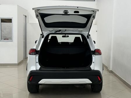 2024-Toyota-Corolla-Cross-18-XI_19