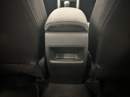2024-Toyota-Corolla-Cross-18-XI_22