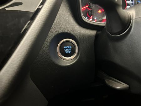 2024-Toyota-Corolla-Cross-18-XI_24