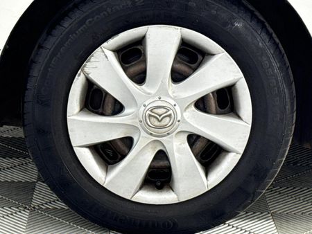 2011-Mazda-3-16-Original_15