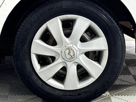 2011-Mazda-3-16-Original_17