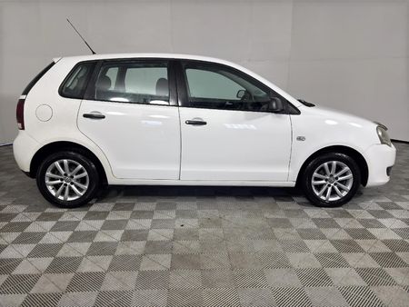 2013-Volkswagen-Polo-Vivo-16-Trendline-5-dr_3