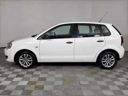 2013-Volkswagen-Polo-Vivo-16-Trendline-5-dr_5