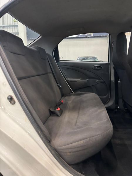 2013-Toyota-Etios-15-Xi_11
